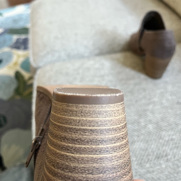 Madeline Worth It Shootie or Bootie in Dark Earth size 8 M Like New - Picture 10 of 16